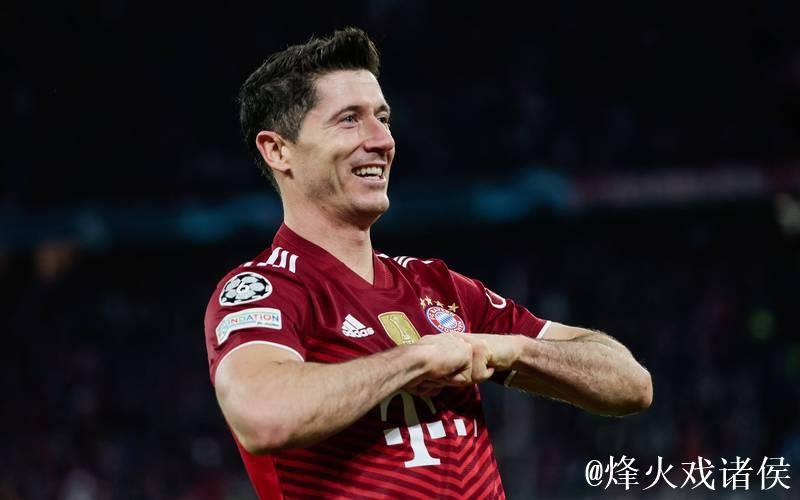 波兰前锋莱万多夫斯基荣膺本赛季德甲最佳球员